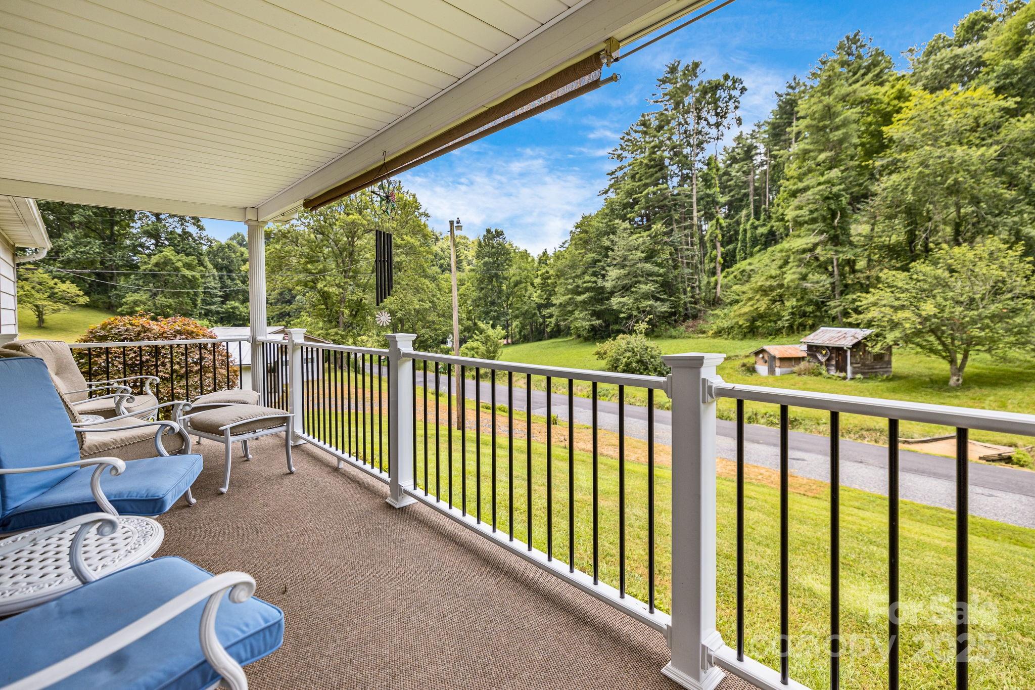 582 Lewis Branch Road Marshall, NC 28753 - Photo 4 of 46 Gallery Image 4
