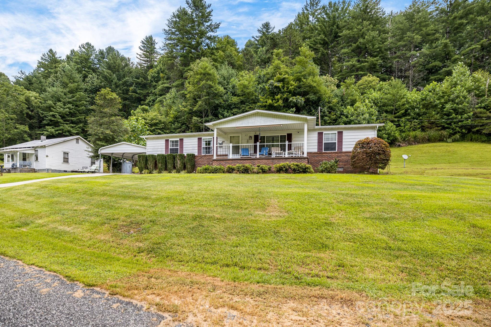 582 Lewis Branch Road Marshall, NC 28753 - Photo 42 of 46 Gallery Image 42