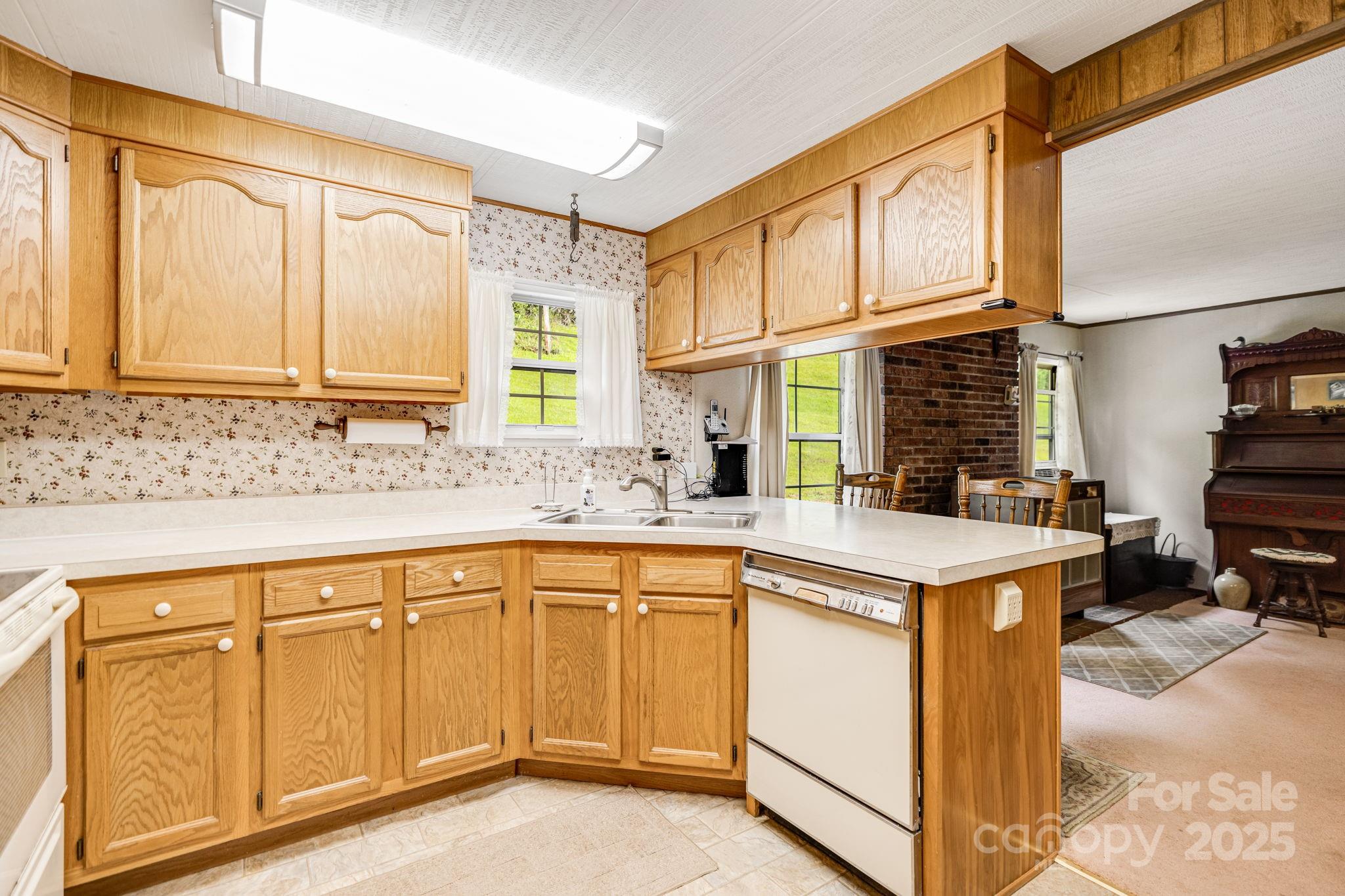 582 Lewis Branch Road Marshall, NC 28753 - Photo 8 of 46 Gallery Image 8
