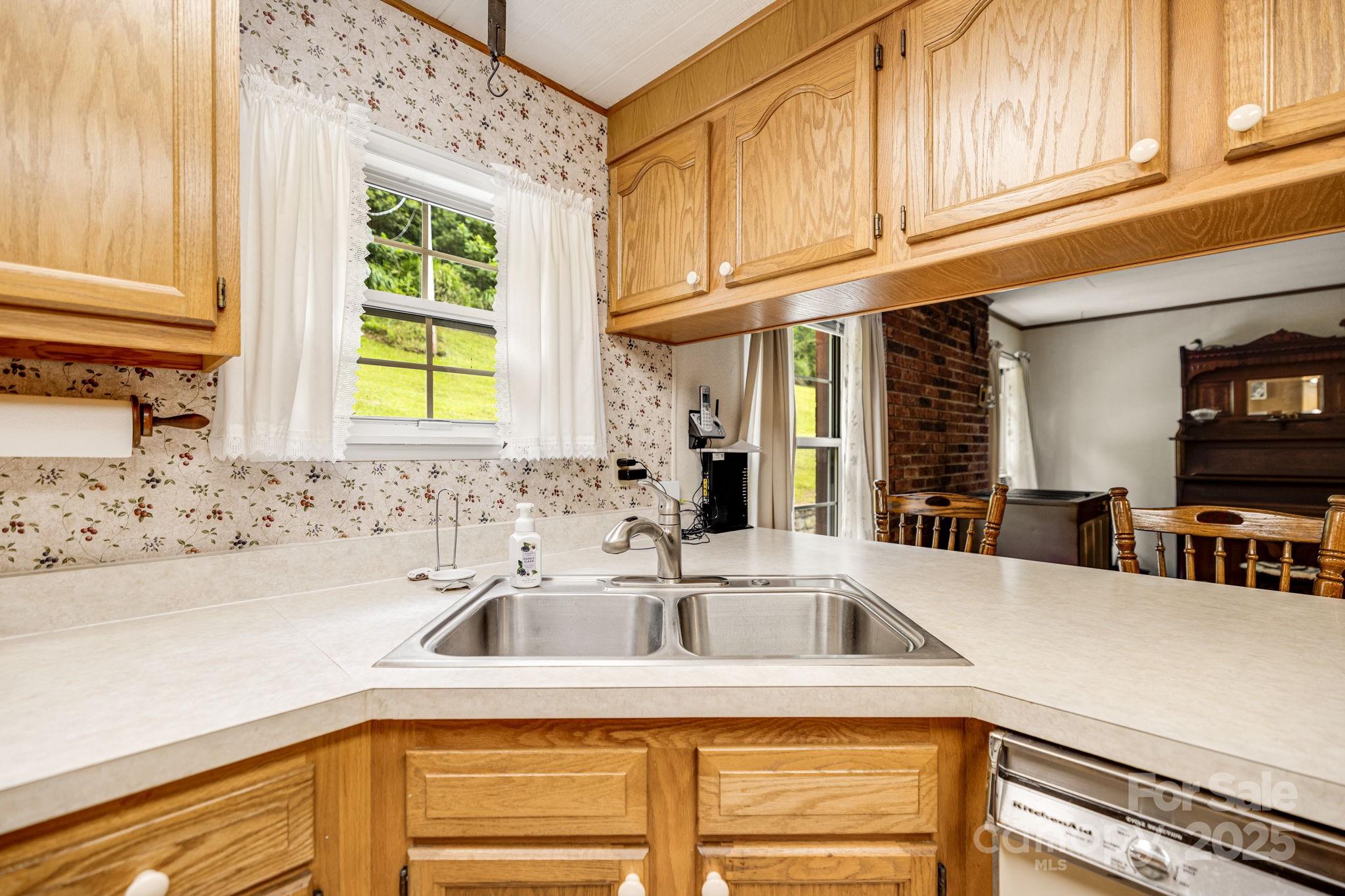 582 Lewis Branch Road Marshall, NC 28753 - Photo 9 of 46 Gallery Image 9