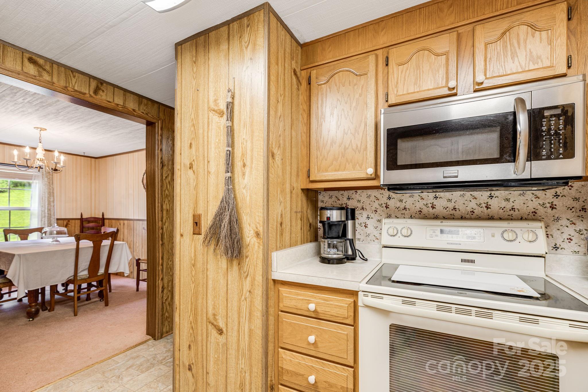 582 Lewis Branch Road Marshall, NC 28753 - Photo 10 of 46 Gallery Image 10