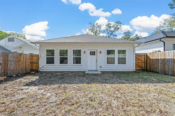 $1,425 | 208 D Street, Whitesboro, TX 76273