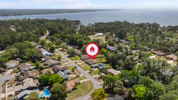 $349,500 | 1152 Pin Oak Circle, Niceville, FL 32578