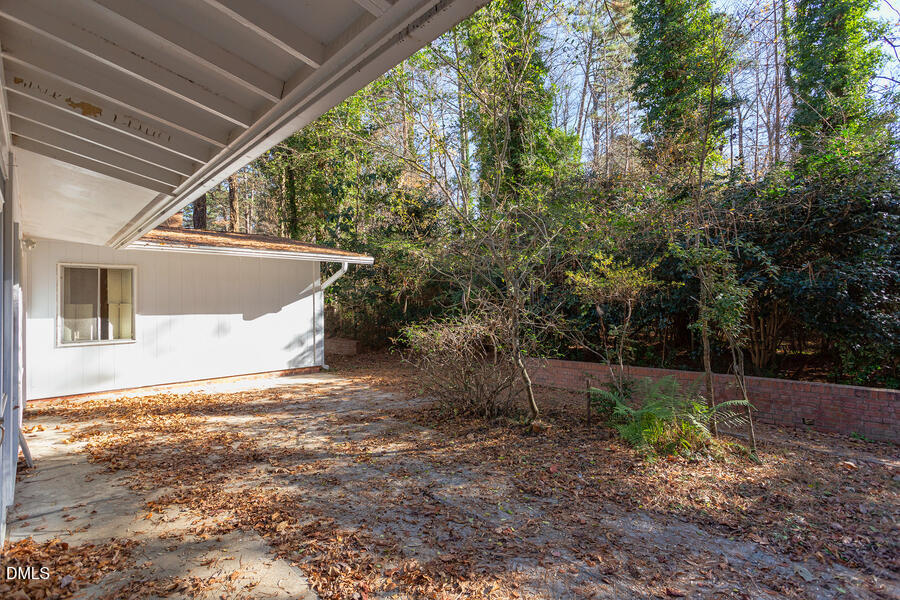 806 Kings Mill Road Chapel Hill, NC 27517 - Photo 36 of 45 a view of a backyard with large trees