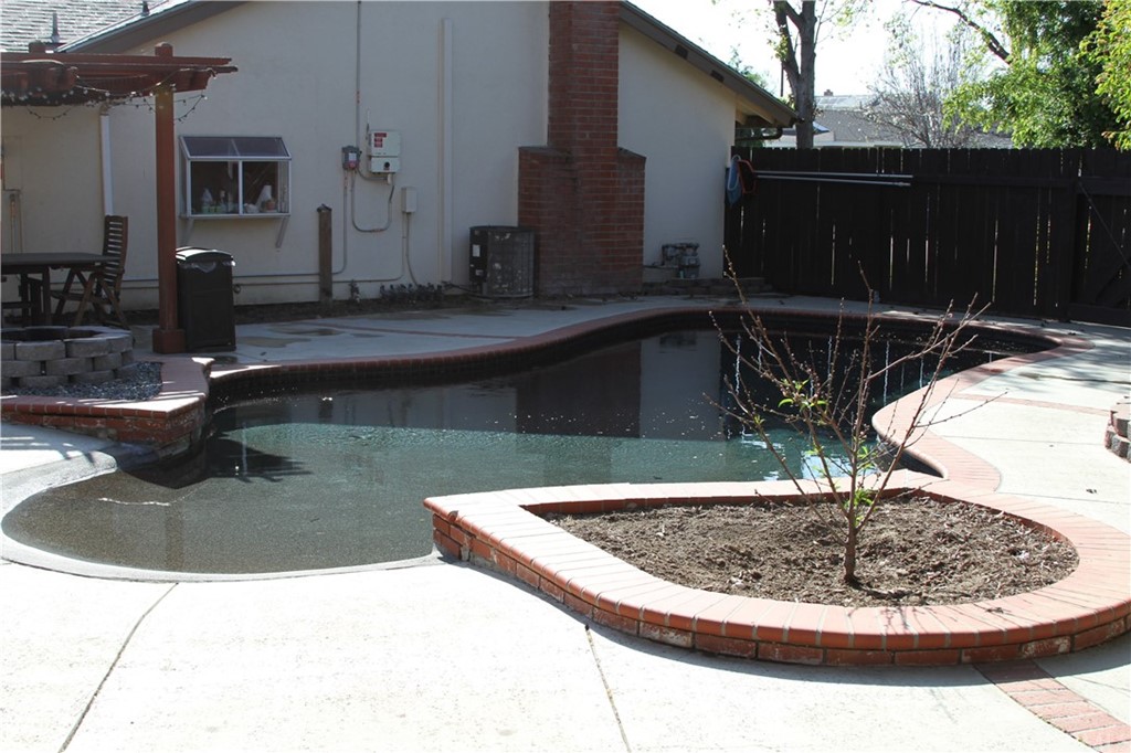 23642 Cavanaugh Road Lake Forest, CA 92630 - Photo 4 of 14 a view of a sink and window
