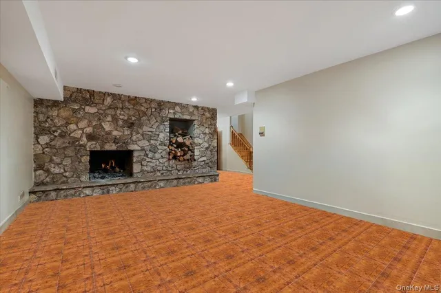 $2,950,000 | 292 Breezyway, Lawrence, NY 11559