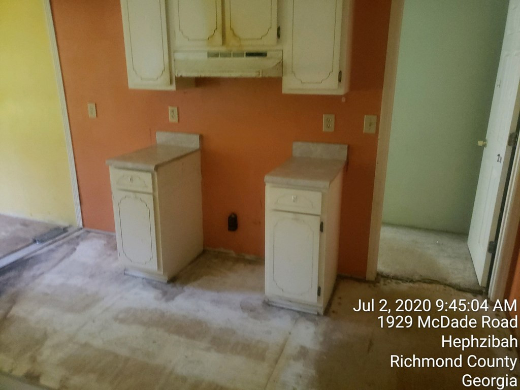 1927 D McDade Road Hephzibah, GA 30815 - Photo 2 of 12 kitchen