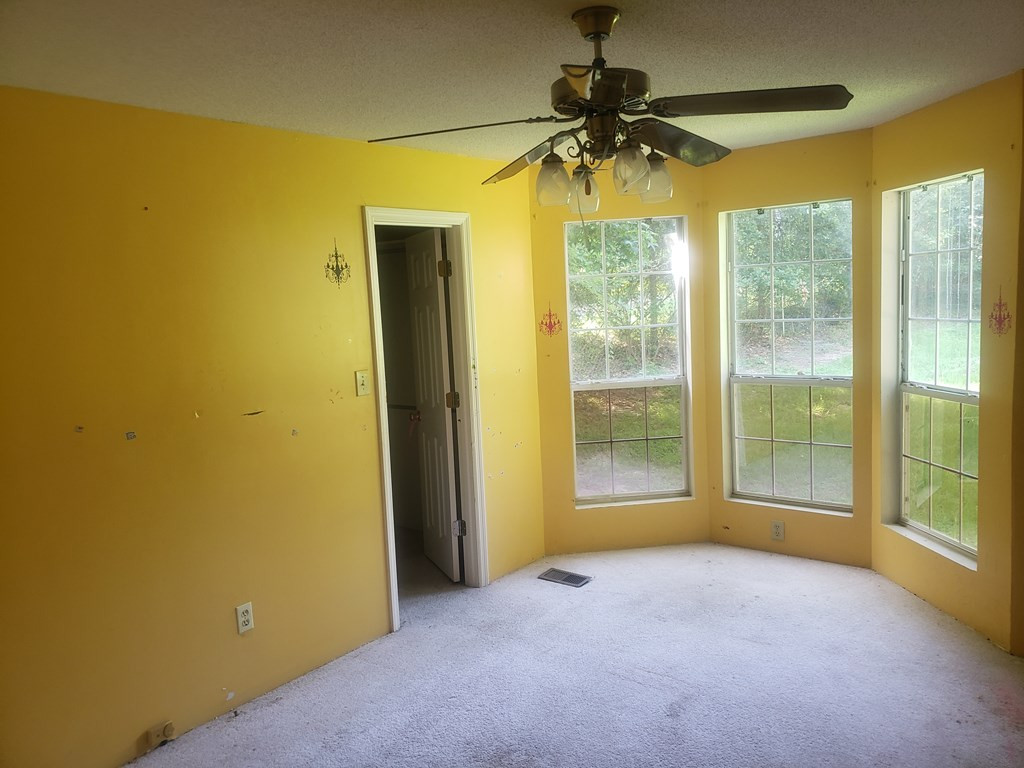 1927 D McDade Road Hephzibah, GA 30815 - Photo 3 of 12 dining room