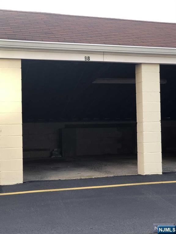 2205 North Central Road, Unit 5A Fort Lee, NJ 07024 - Photo 24 of 24 a close view of closet