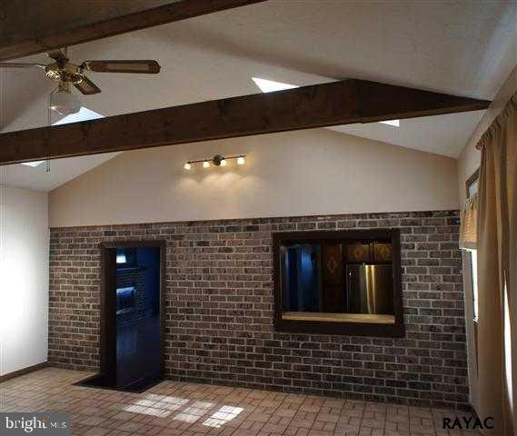 1386 Bonbar Road York, PA 17403 - Photo 5 of 17 Gallery Image 5