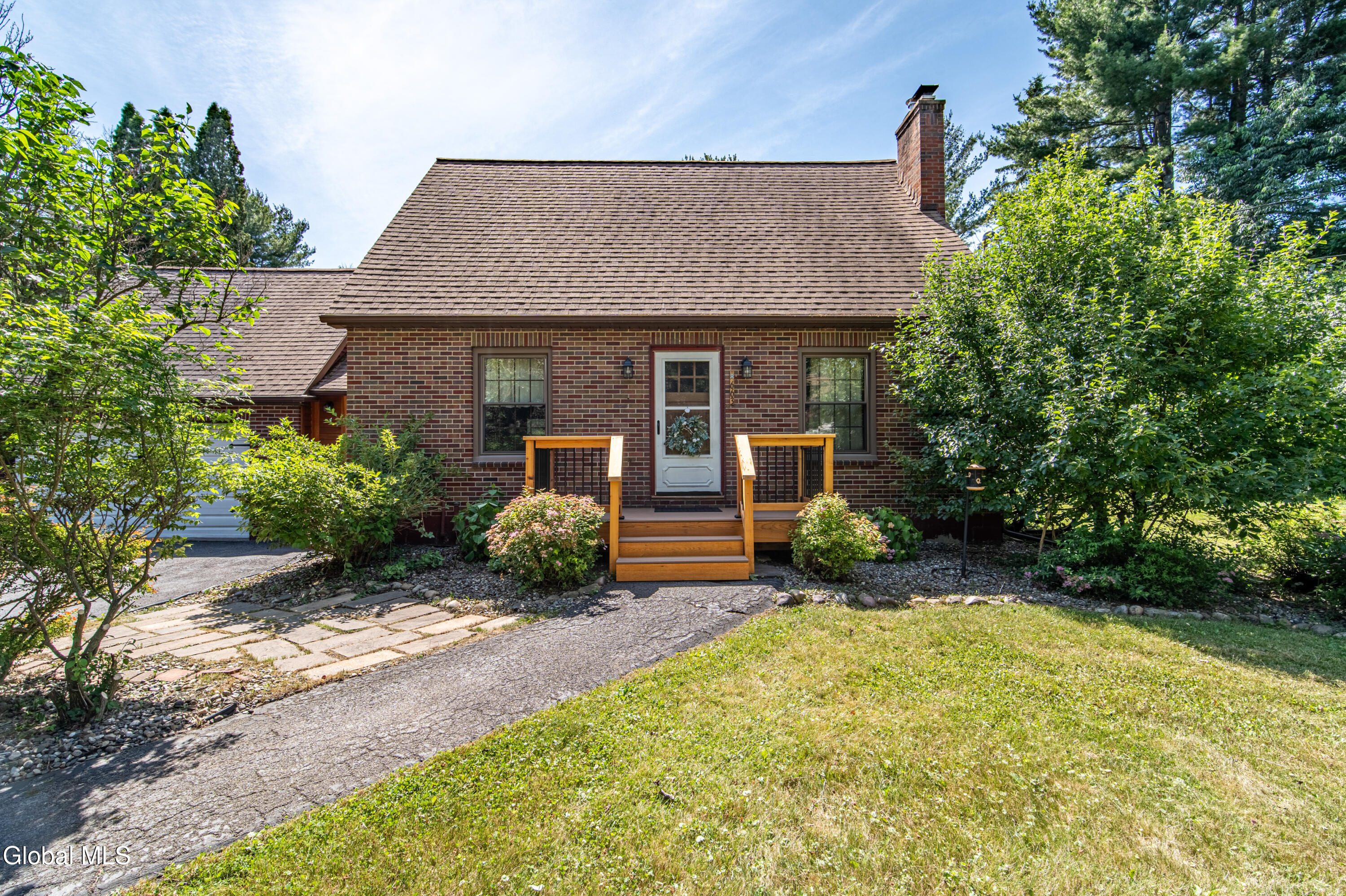 663 Sacandaga Road Glenville, NY 12302 - Photo 1 of 44 663 Sacandaga Rd