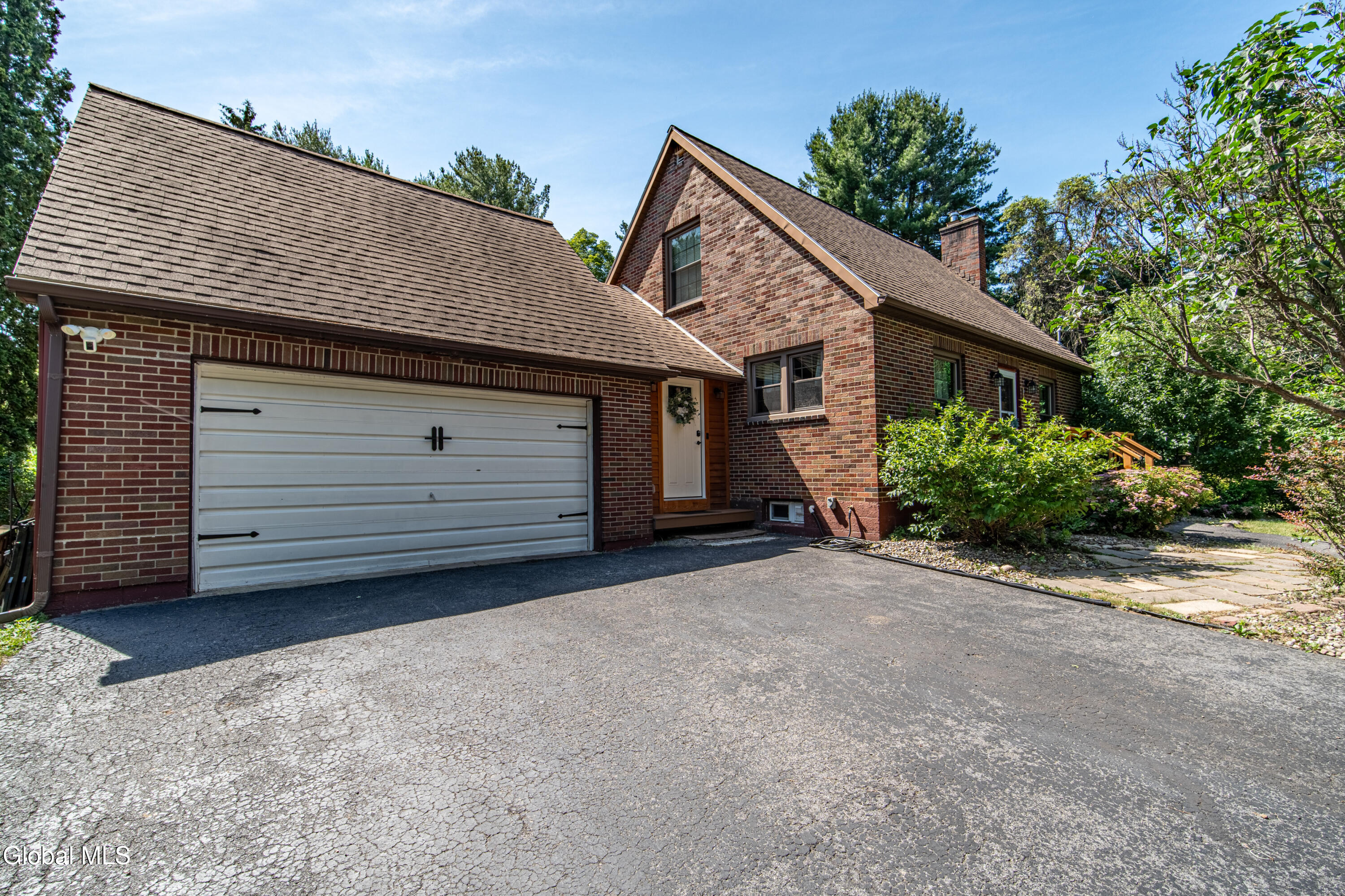 663 Sacandaga Road Glenville, NY 12302 - Photo 3 of 44 663 Sacandaga Rd