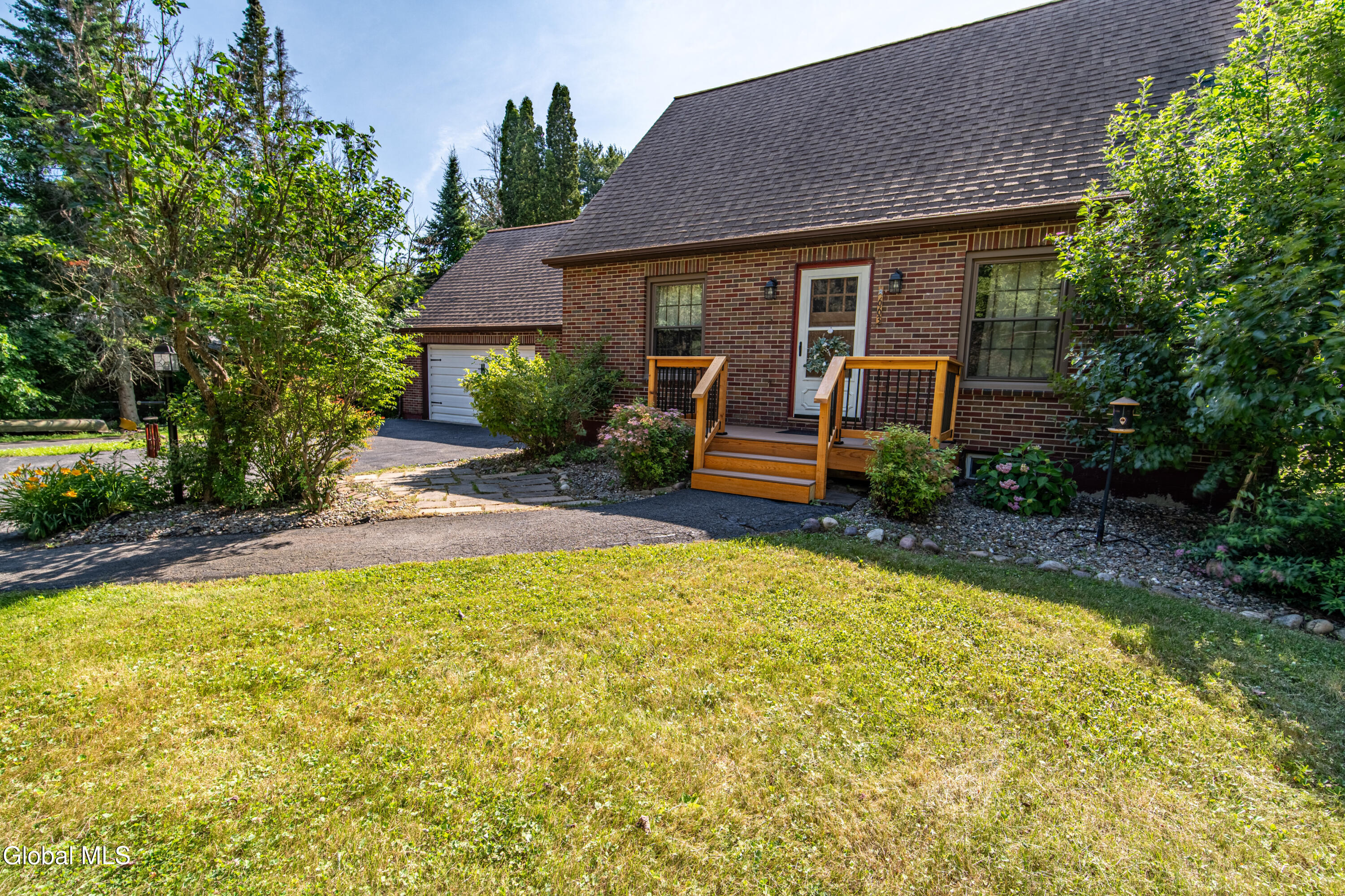 663 Sacandaga Road Glenville, NY 12302 - Photo 5 of 44 663 Sacandaga Rd