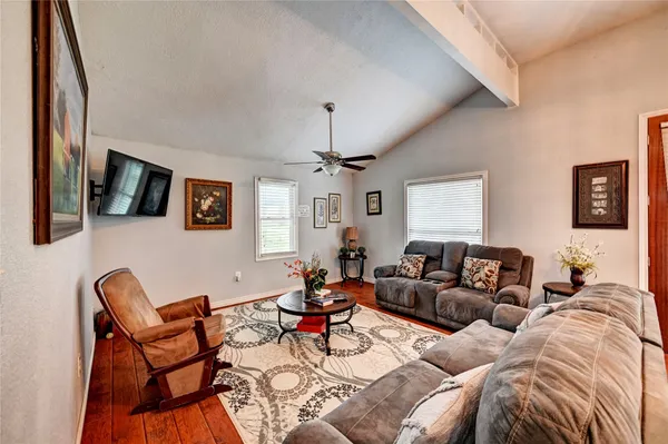 $300,000 | 170 Mesa Verde, Livingston, TX 77351