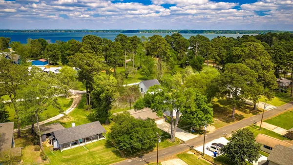$300,000 | 170 Mesa Verde, Livingston, TX 77351