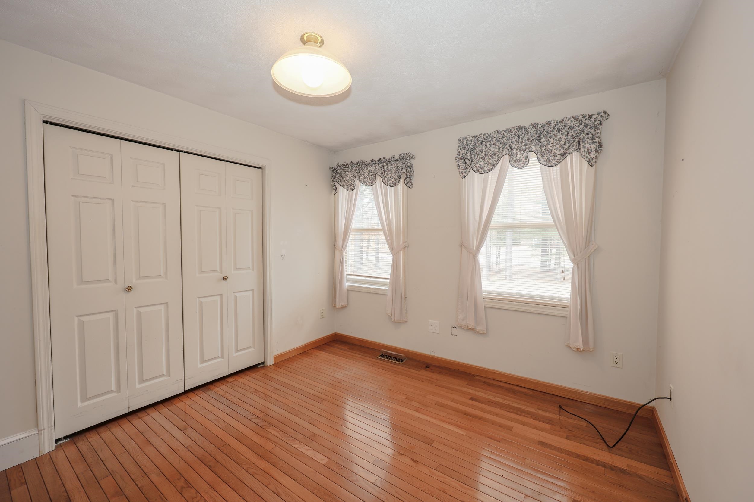 125 Pinecrest Road Litchfield, NH 03052 - Photo 20 of 44