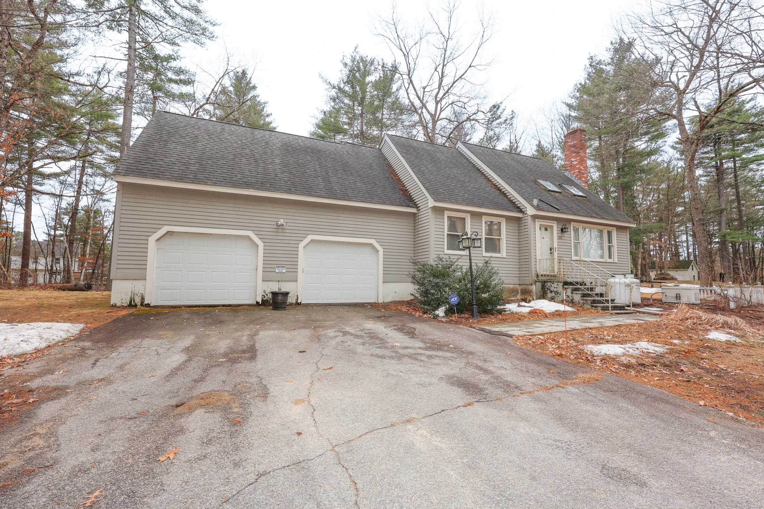 125 Pinecrest Road Litchfield, NH 03052 - Photo 2 of 44