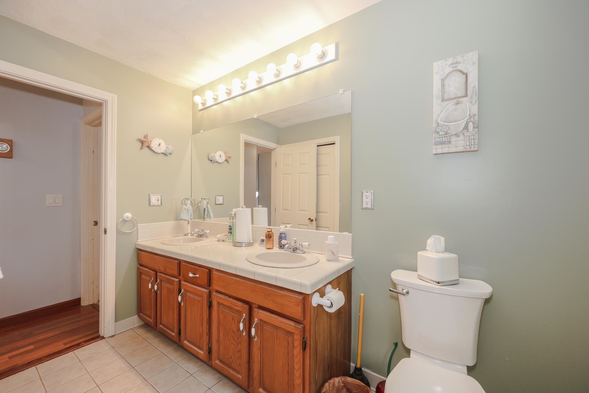 125 Pinecrest Road Litchfield, NH 03052 - Photo 29 of 44