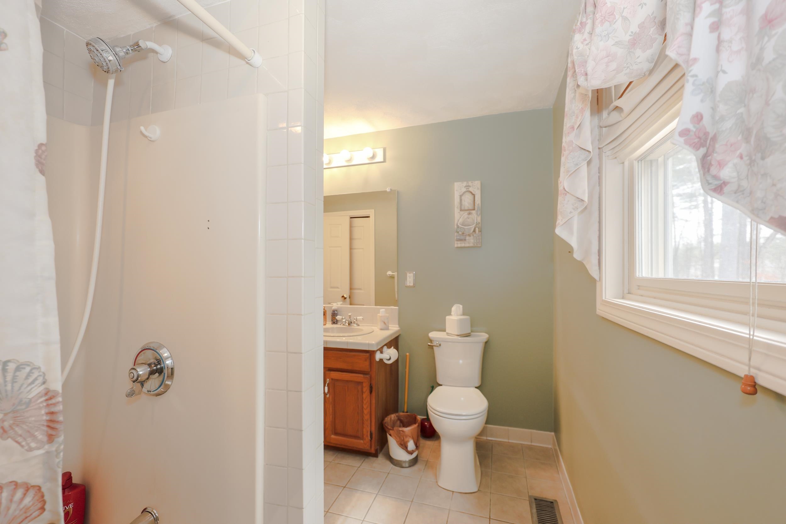 125 Pinecrest Road Litchfield, NH 03052 - Photo 30 of 44