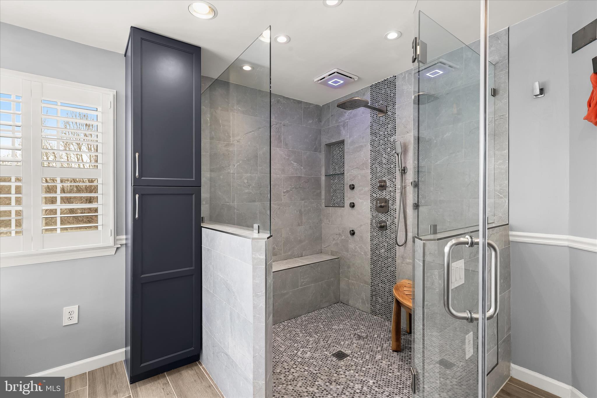 8061 Hunterbrooke Lane Fulton, MD 20759 - Photo 45 of 90 Oversized Shower w/ Dual Shower Headsds