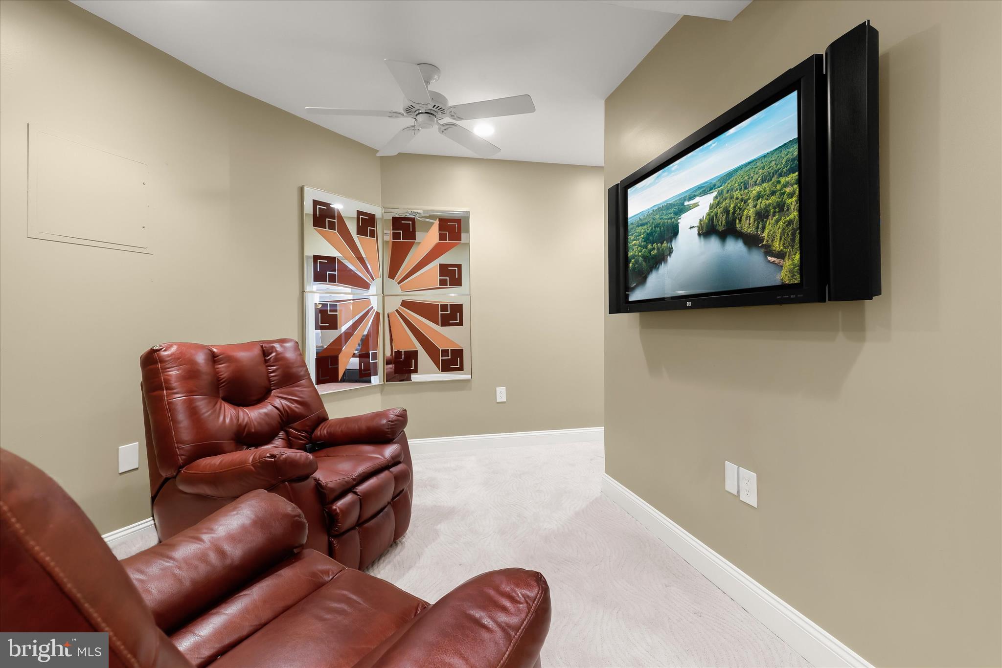 8061 Hunterbrooke Lane Fulton, MD 20759 - Photo 64 of 90 a living room with furniture and wall painting