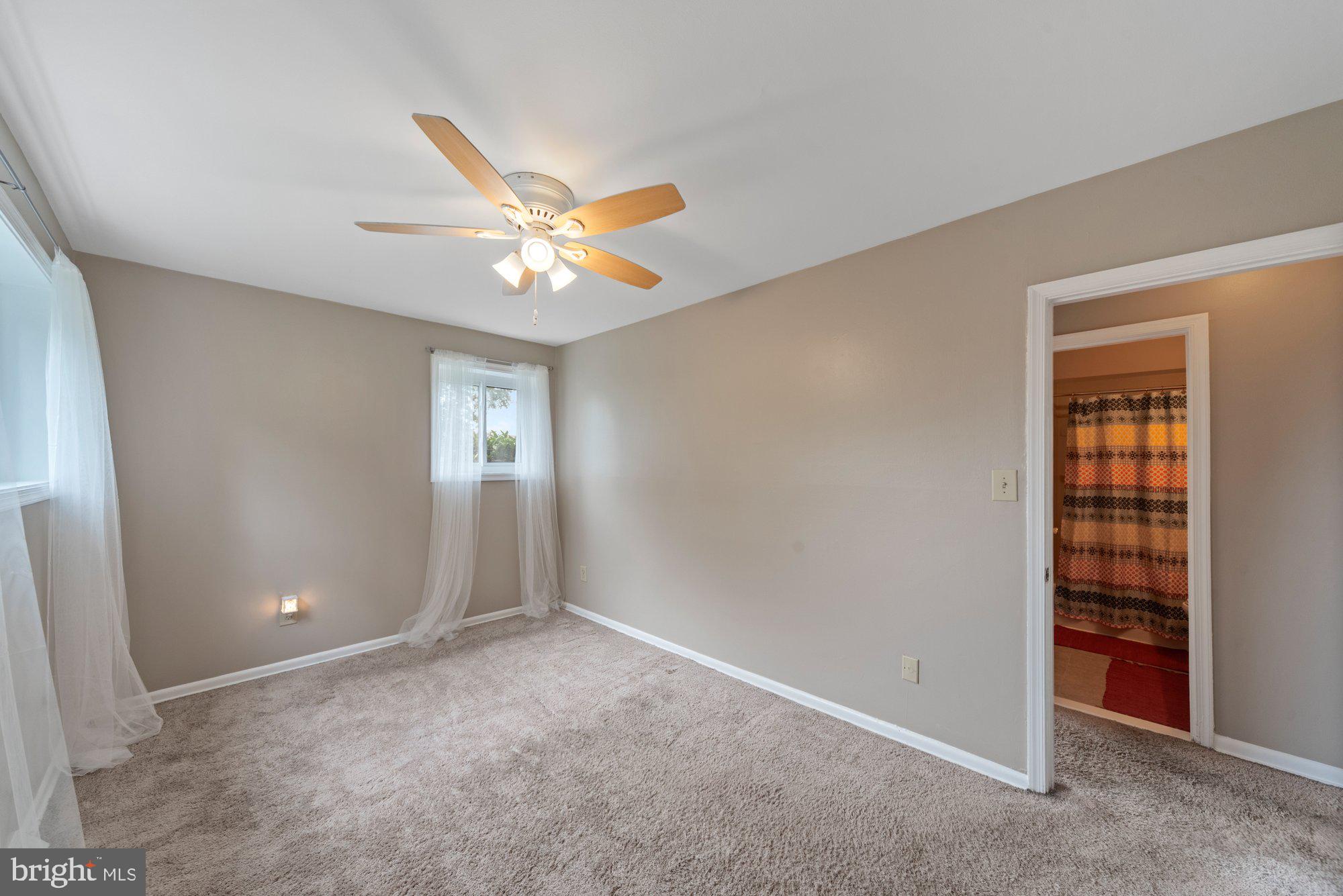 519 Epsom Road, Unit TB Towson, MD 21286 - Photo 14 of 24 Great natural light...