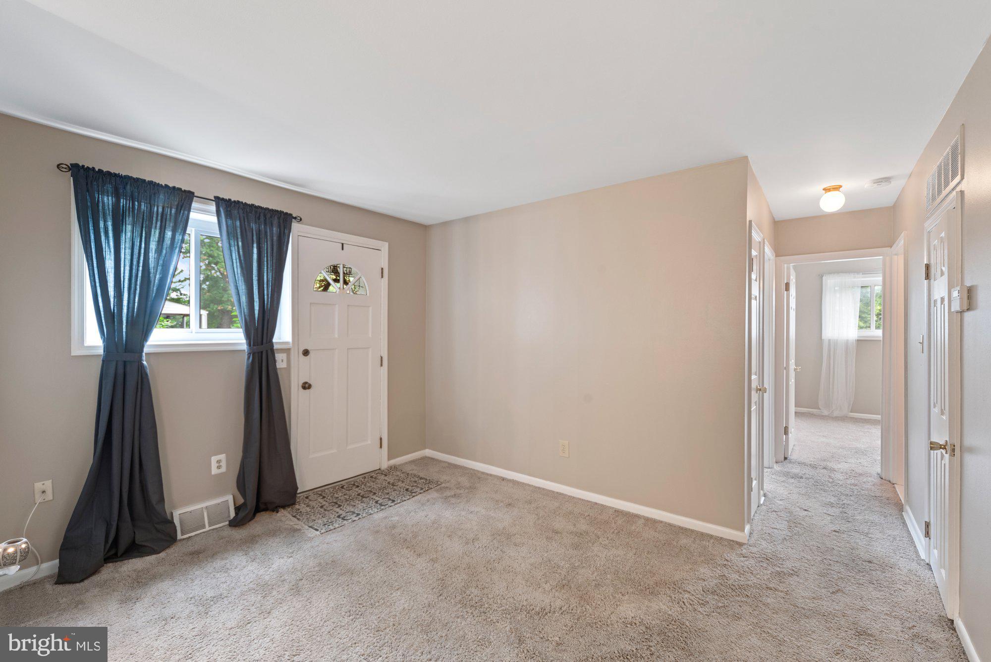519 Epsom Road, Unit TB Towson, MD 21286 - Photo 4 of 24 Nice natural light & freshly painted throughout.