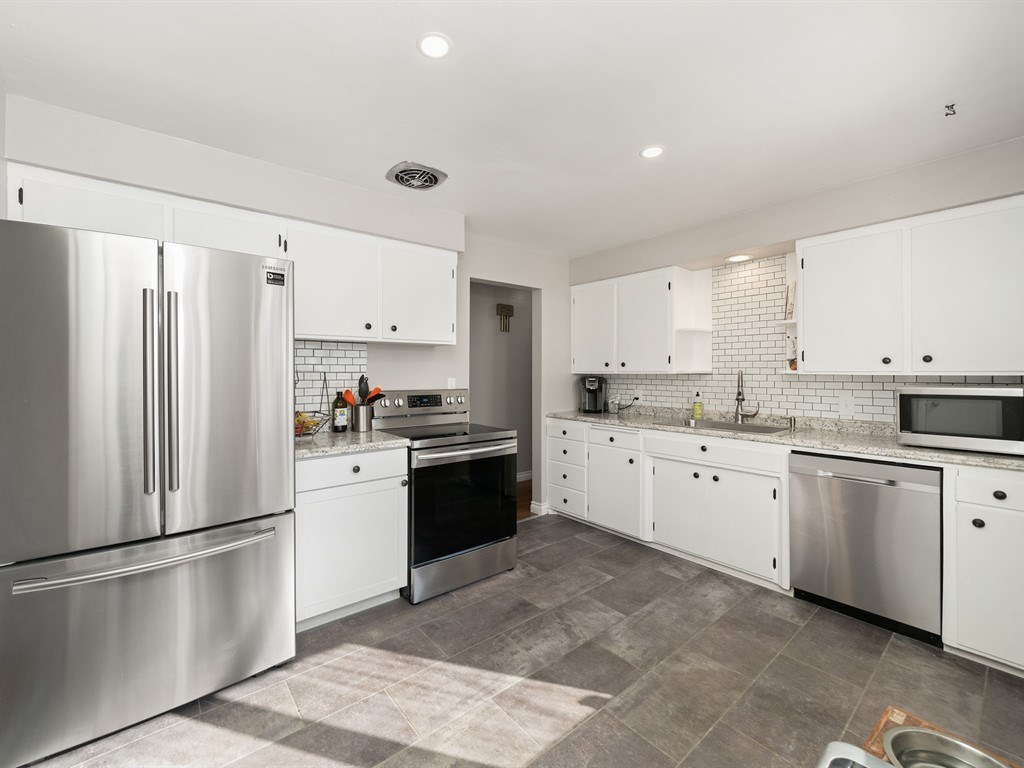 519 West Barnes Road Spokane, WA 99218 - Photo 6 of 20