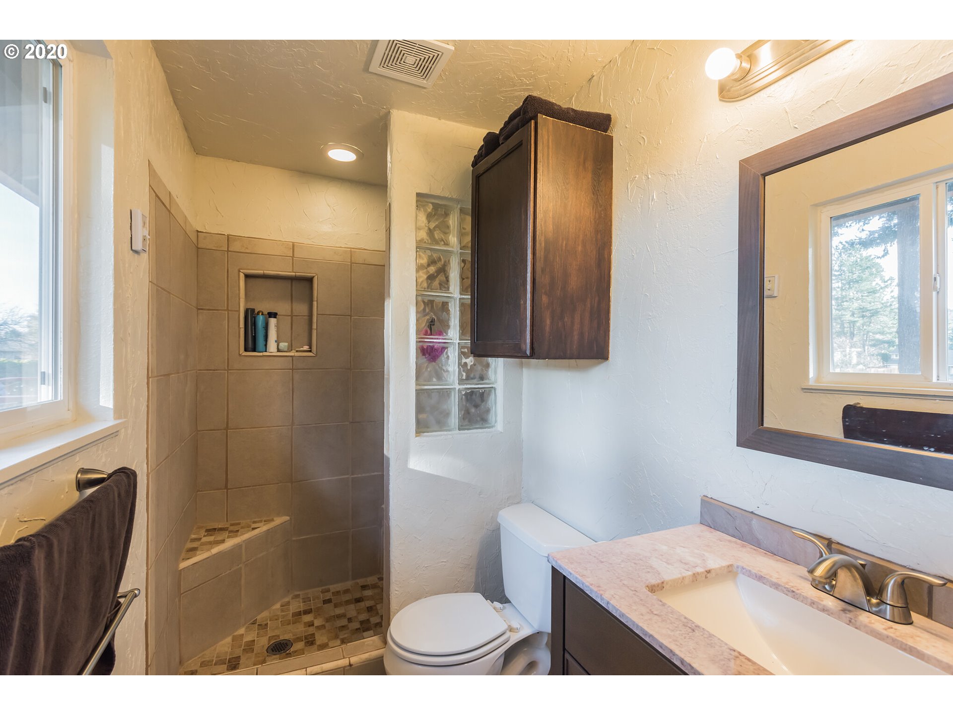 3670 Southwest 2nd Street Gresham, OR 97030 - Photo 14 of 30 Bathroom, Attached