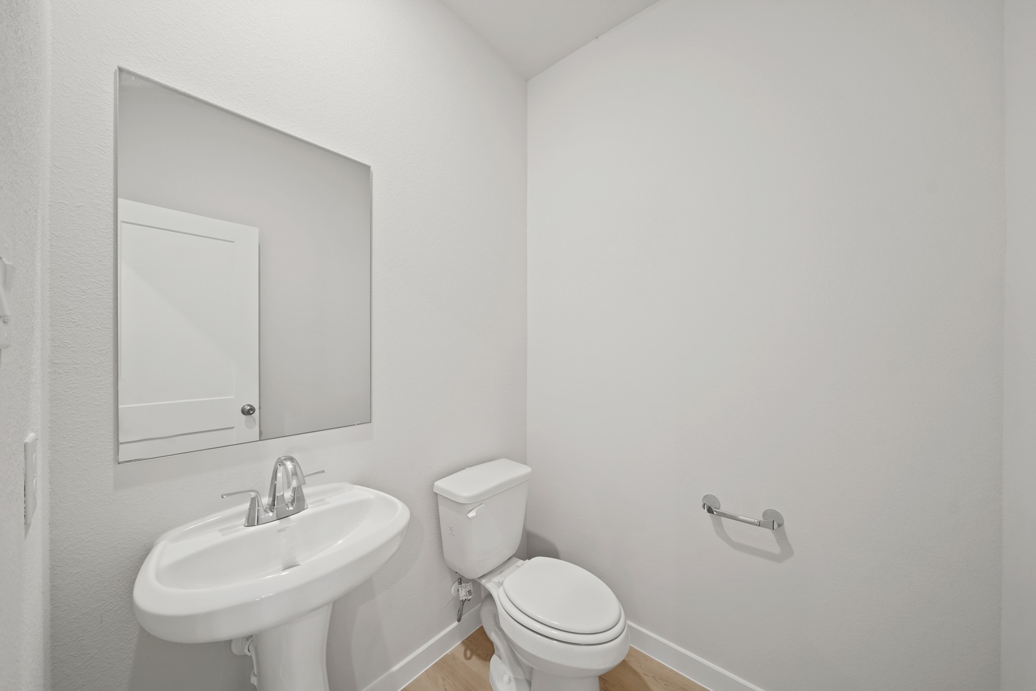 325 Bennett Street Angleton, TX 77515 - Photo 4 of 27