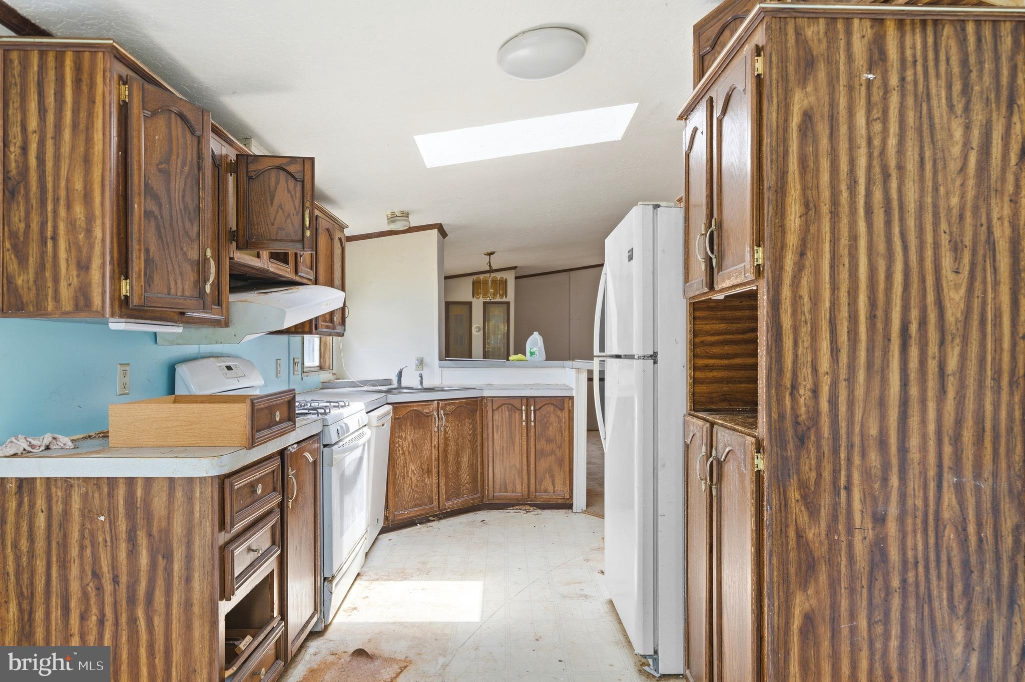 3009 Ponds Wood Road Huntingtown, MD 20639 - Photo 27 of 54 Large kitchen space.