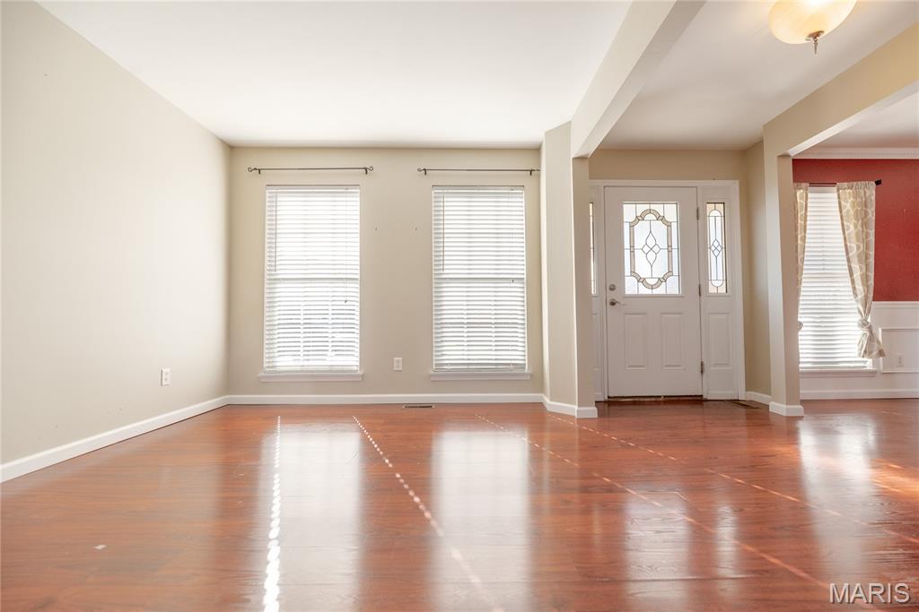 34 Logan Crossing Circle O'Fallon, MO 63366 - Photo 2 of 47