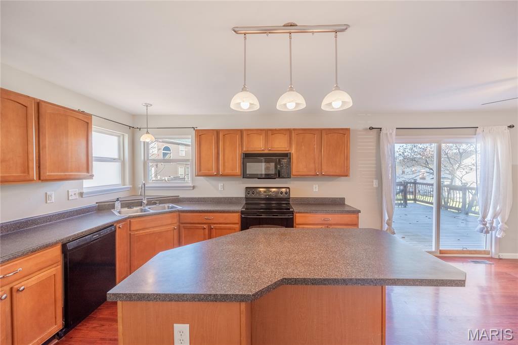 34 Logan Crossing Circle O'Fallon, MO 63366 - Photo 10 of 47