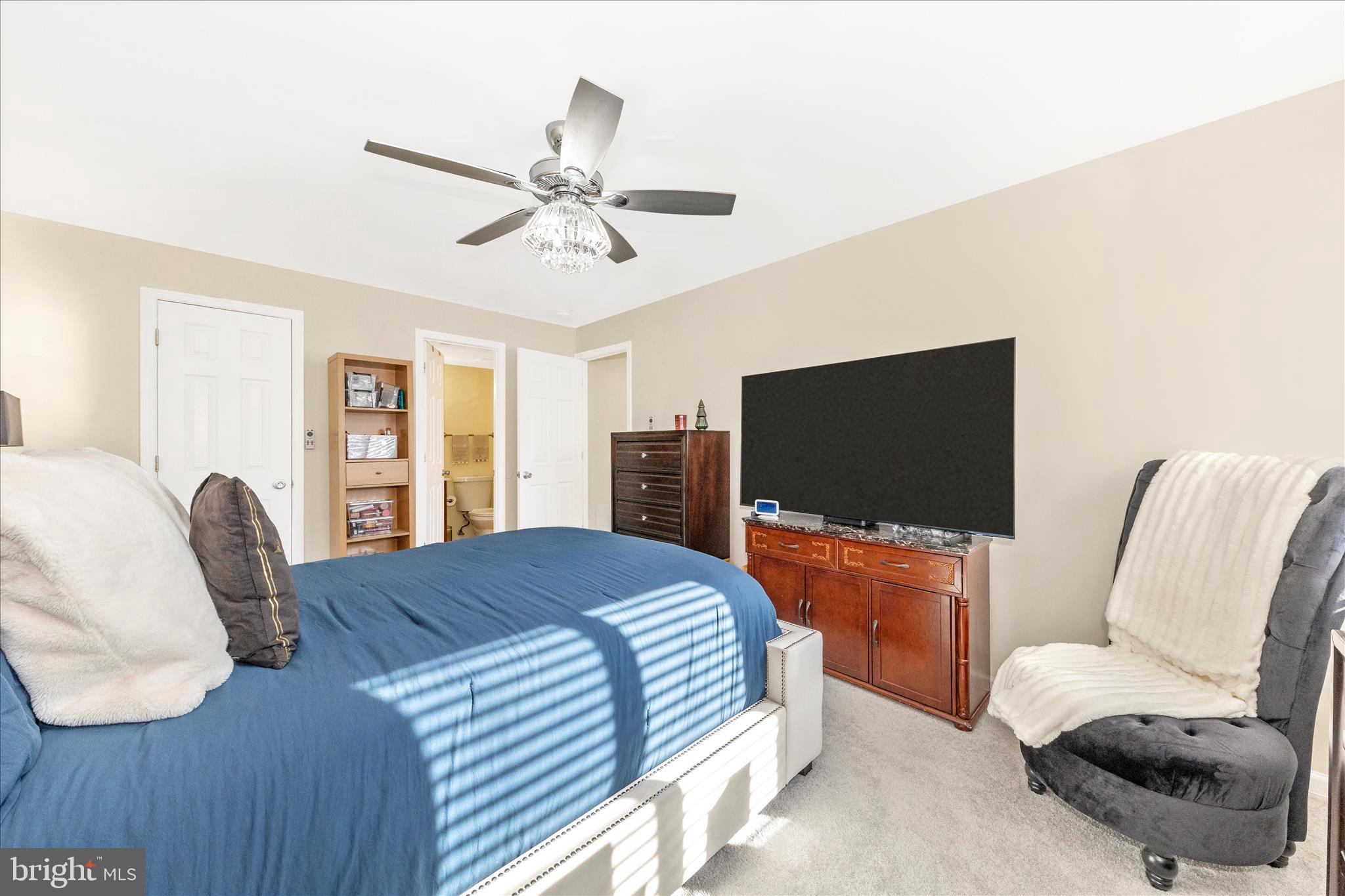 19315 Club House Road, Unit 201 Gaithersburg, MD 20886 - Photo 20 of 33 Primary Bedroom