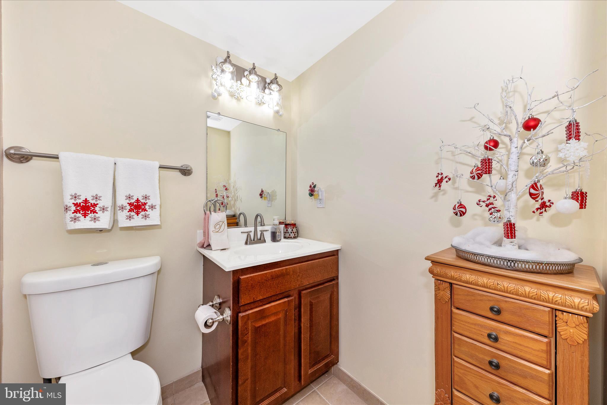 19315 Club House Road, Unit 201 Gaithersburg, MD 20886 - Photo 25 of 33 Hall Bath
