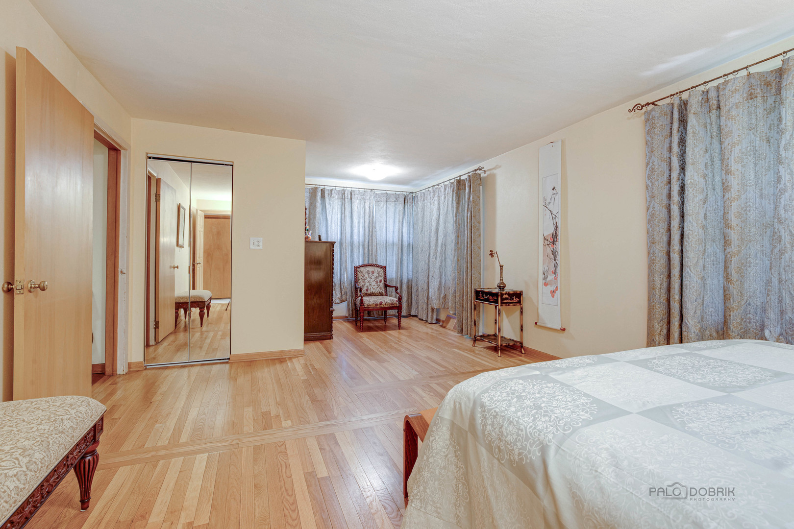 260 North St Marys Road Libertyville, IL 60048 - Photo 13 of 34 a bedroom with a bed and a mirror