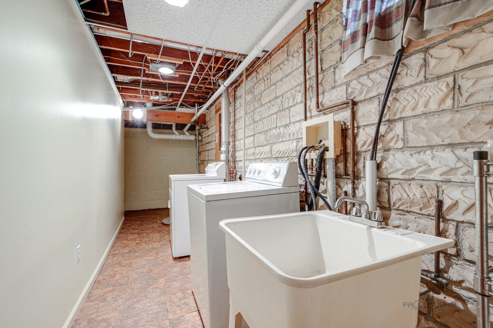 260 North St Marys Road Libertyville, IL 60048 - Photo 28 of 34 a view of utility room