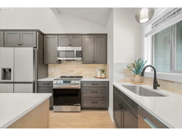 $399,900 | 12252 Meadowlawn Drive, Oregon City, OR 97045