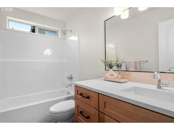 $399,900 | 12252 Meadowlawn Drive, Oregon City, OR 97045