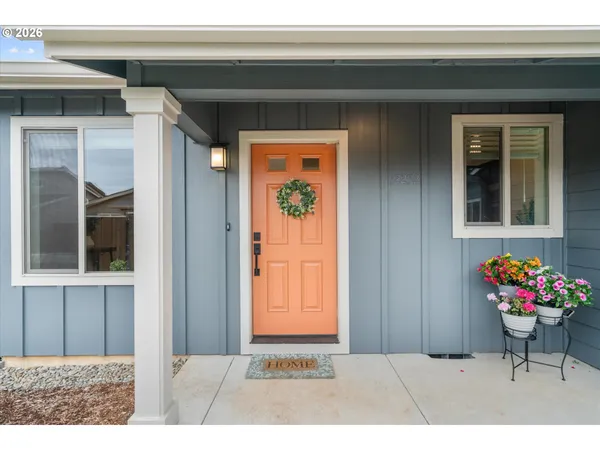 $399,900 | 12252 Meadowlawn Drive, Oregon City, OR 97045