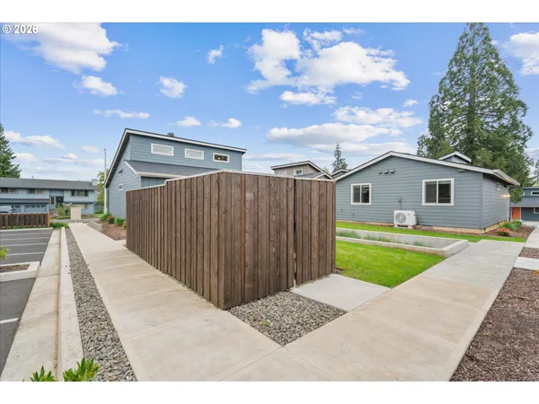 $399,900 | 12252 Meadowlawn Drive, Oregon City, OR 97045