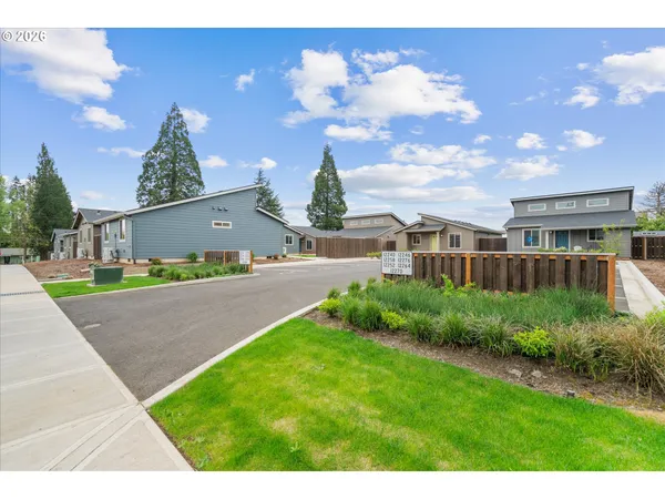 $399,900 | 12252 Meadowlawn Drive, Oregon City, OR 97045