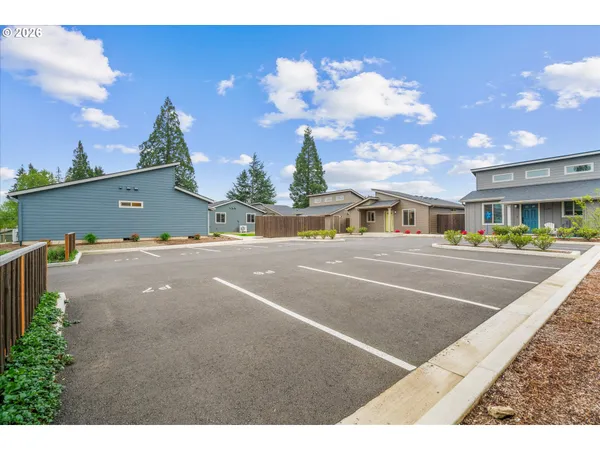 $399,900 | 12252 Meadowlawn Drive, Oregon City, OR 97045