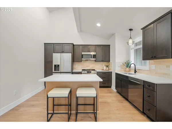 $399,900 | 12252 Meadowlawn Drive, Oregon City, OR 97045