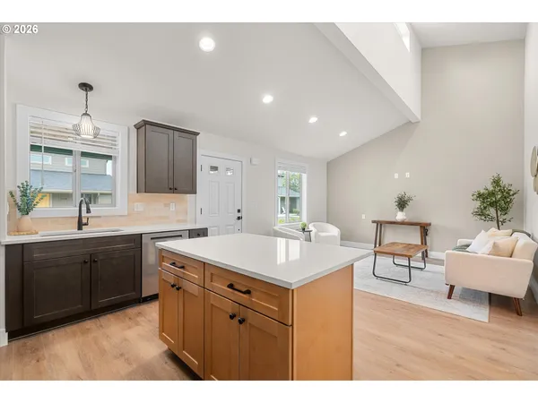 $399,900 | 12252 Meadowlawn Drive, Oregon City, OR 97045