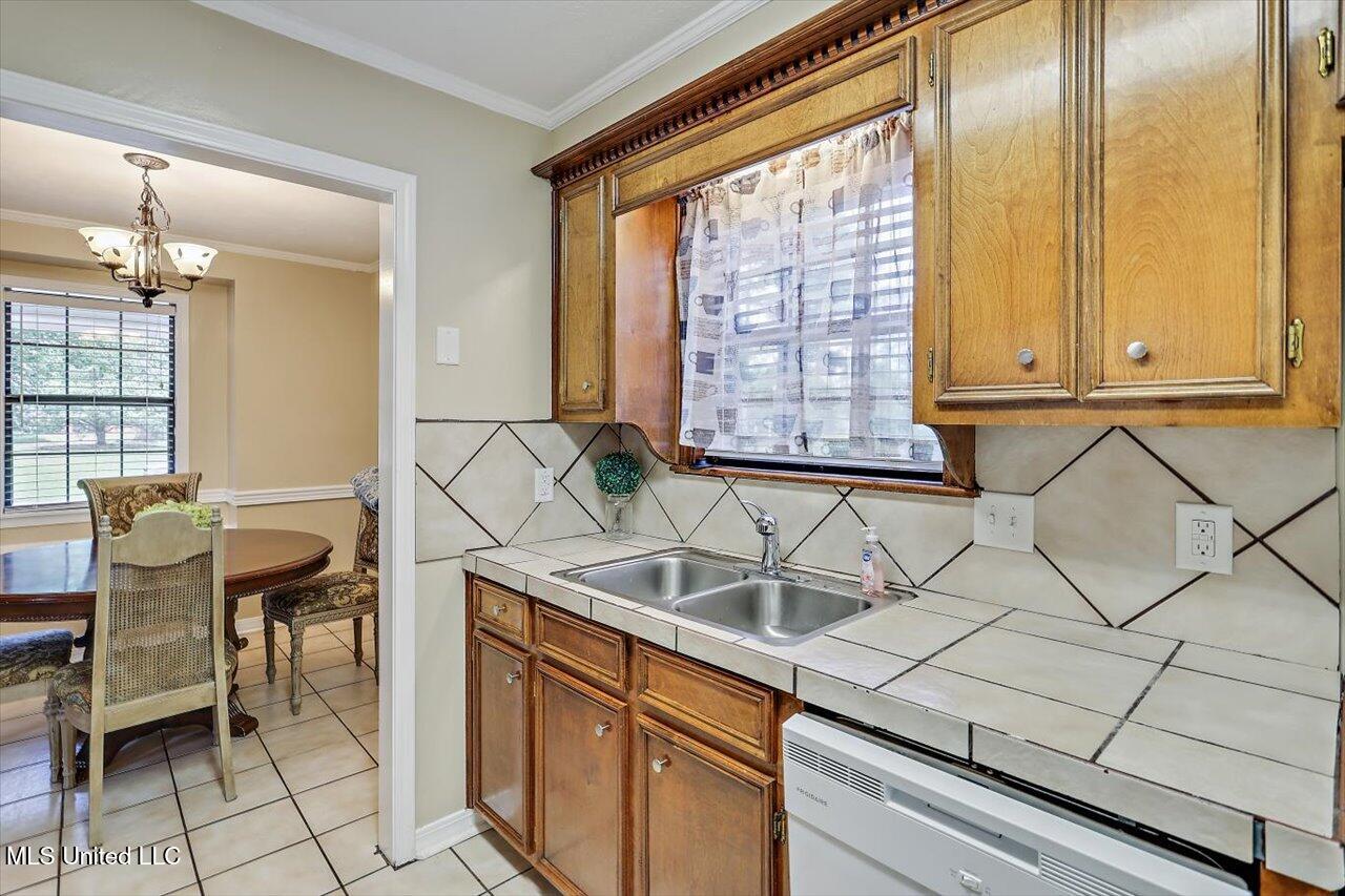 121 Summit Drive Madison, MS 39110 - Photo 10 of 26 10-121 Summit Dr