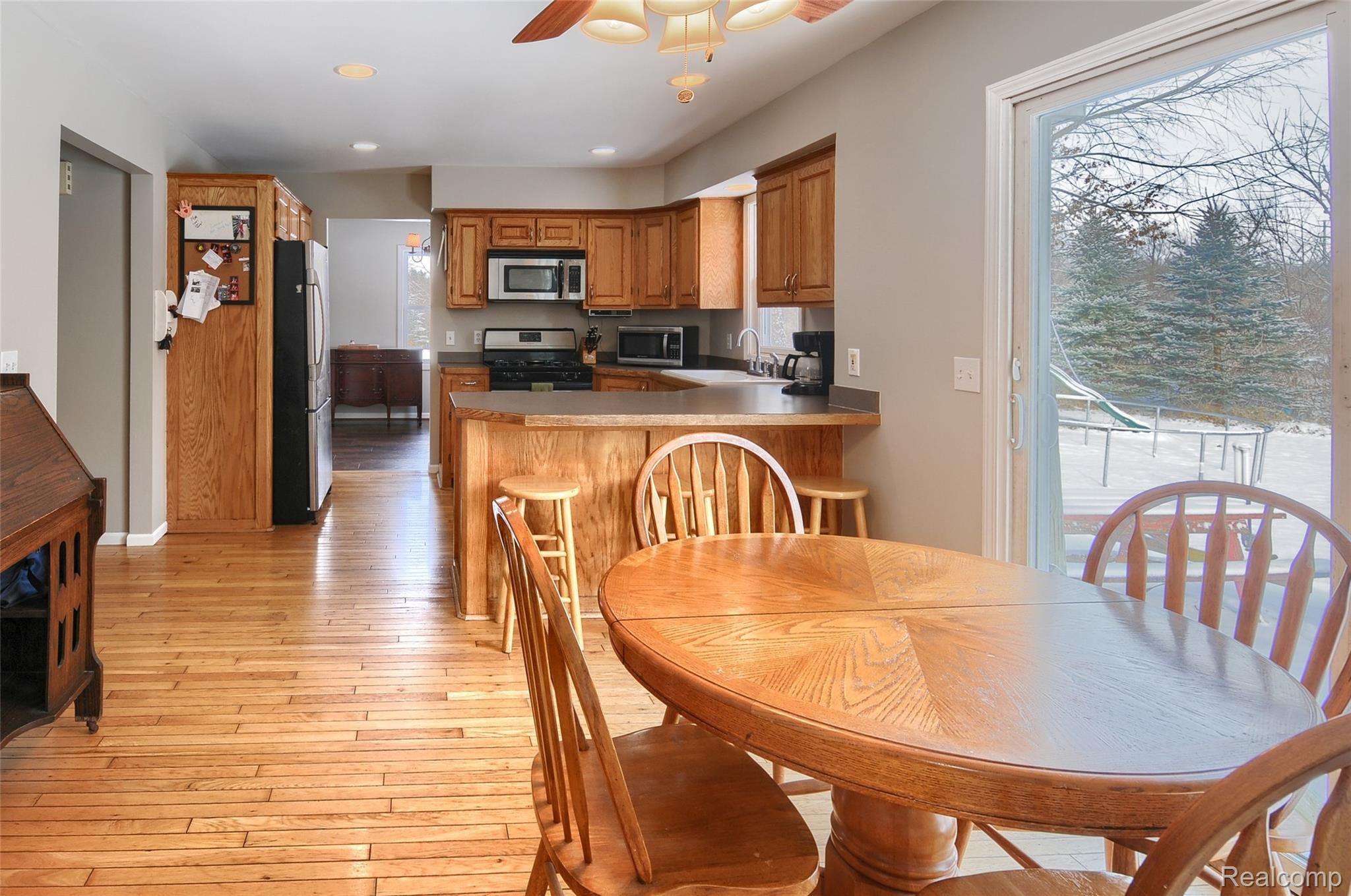 4203 West Clyde Road North Howell, MI 48855 - Photo 8 of 24 DSC_7391-HDR(5).jpg