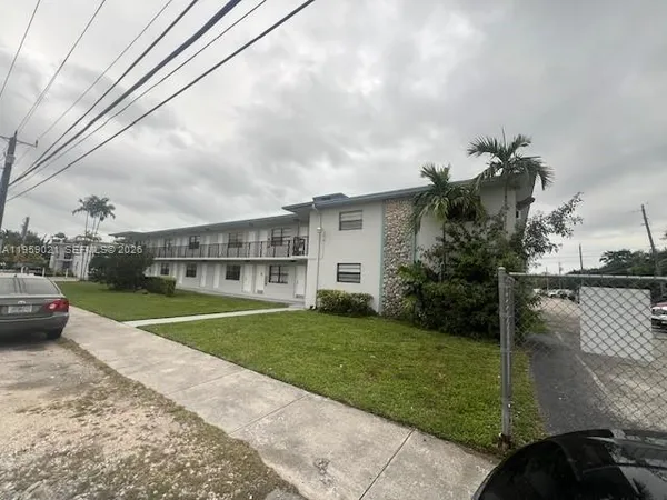 $1,650 | 6780 Southwest 44th Street, Unit 16, Miami, FL 33155