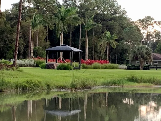a view of an outdoor space and sitting space