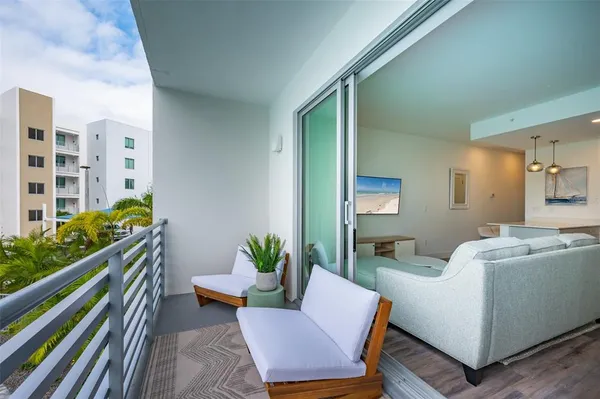 $3,600 | 1703 North Tamiami Trail, Unit 207, Sarasota, FL 34236